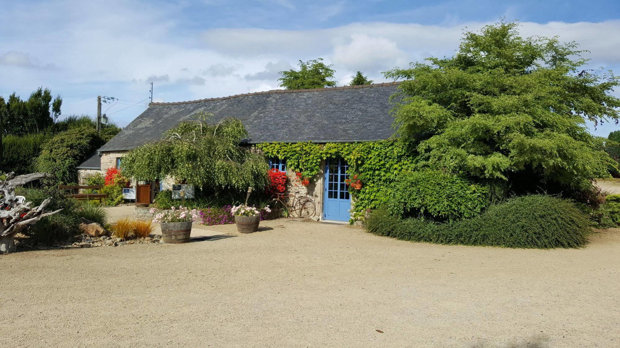 Domaine Le Puits De Jeanne Hotel Plouegat-Moysan Exterior photo